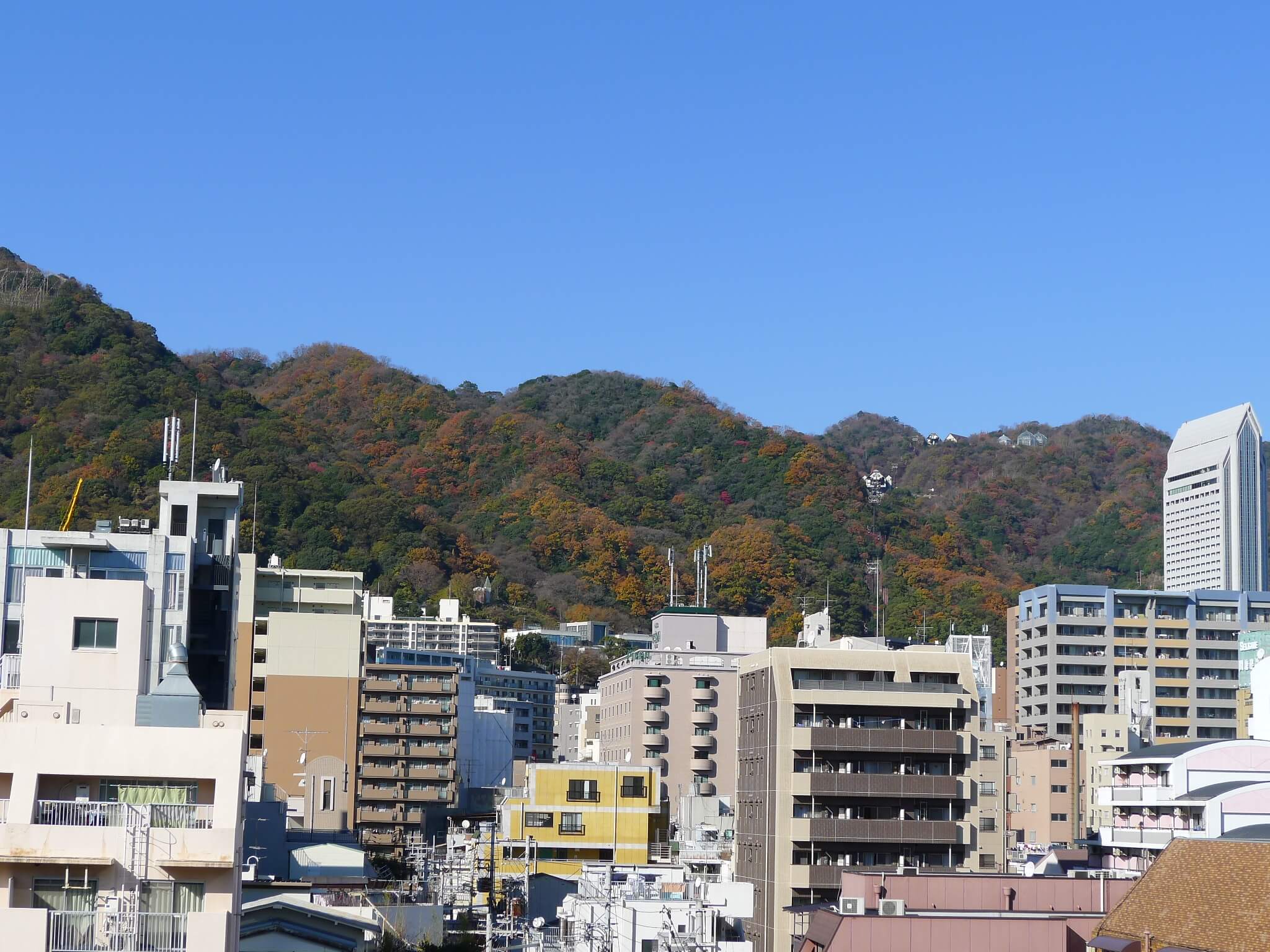 三ノ宮むつう整体院から眺望した山の景色 2017/12/6撮影